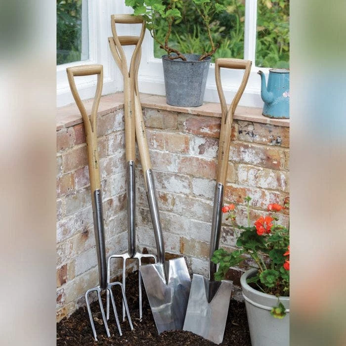 Stainless-Steel Garden Border Spade, RHS-Endorsed 4 Stainless-Steel Garden Border Spade, RHS-Endorsed - Image 2