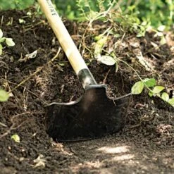 Leonard Titan Hoe With Ash Handle -Gardening Supplies at900 7 1