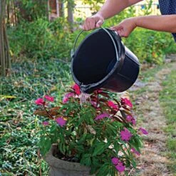 10 Quart Round Rubber Bucket -Gardening Supplies br10tsge live flowers