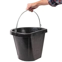 4.5 Gallon Rubber Flatback Bucket -Gardening Supplies fb18tsge in hand 1